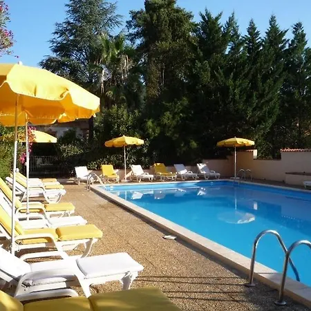 فندق Le Roussillon 2*