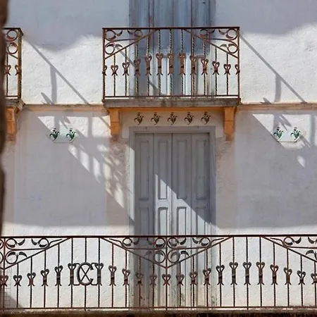 فندق Le Roussillon